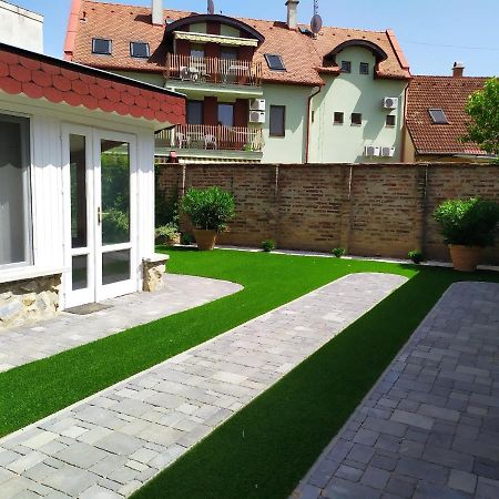 Zoli Apartmanok-Zoli Koelcsey 19 Villa Hajdúszoboszló 外观 照片